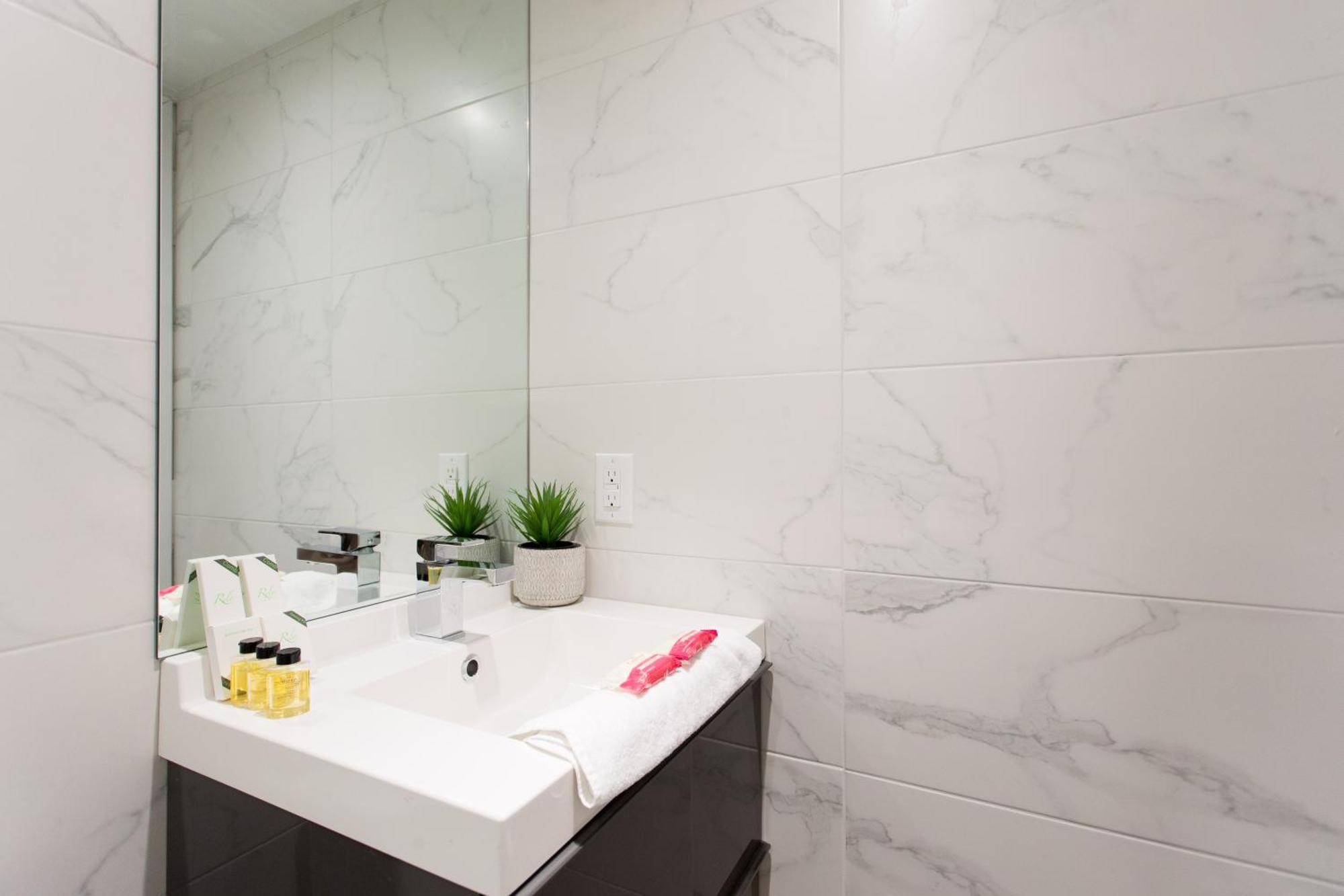 Scandinavian Studio With Full Kitchen And Bath By Den Stays Montreal Phòng bức ảnh
